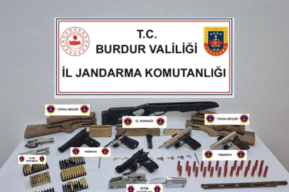 Jandarmadan Kaçakçılık Operasyonu: Çok Sayıda Silah ve Tarihi Eser Ele Geçirildi