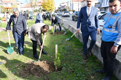 Gazze ve şehitler için fidanlar toprakla buluştu