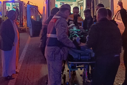 Otomobil ile motosiklet çarpıştı: 4 kişi yaralandı