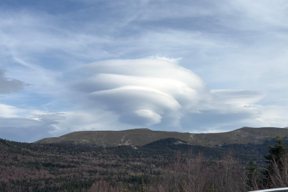 Uludağ semalarında mercek şeklinde bulut oluştu