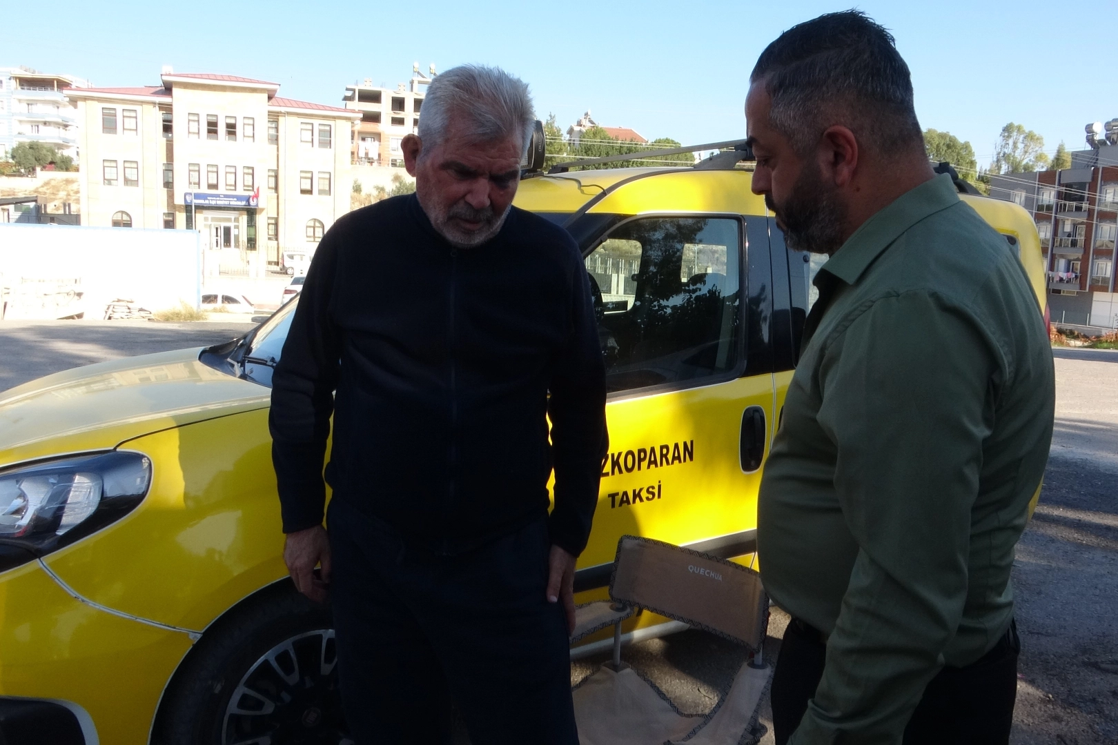 62 yaşındaki taksiciyi bıçaklayıp darp ettiler