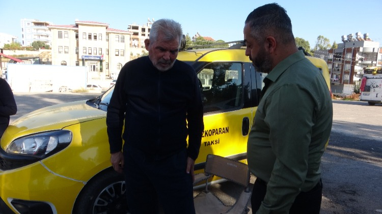 "Bacağıma 2-3 tane bıçak sapladı"