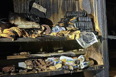 Ailesine ait tekel bayisini benzin döküp ateşe verdi