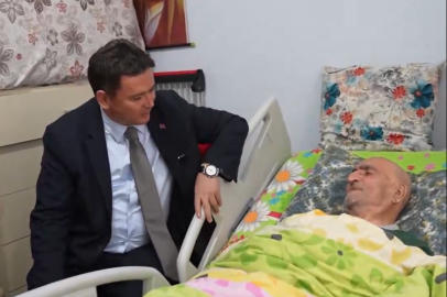 Erkan Aydın, Parti Emektarı Hakkı Amca’yı Evinde Ziyaret Etti