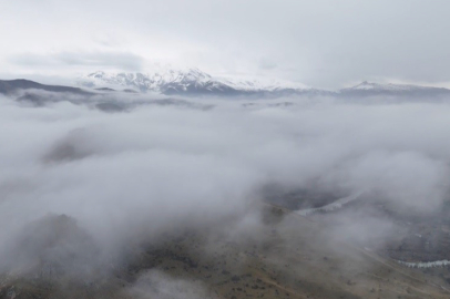 Havadan görüntülenen Munzur’daki sis, seyirlik manzaralar sundu