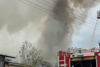 Üretim Tesisi Alevlere Teslim Oldu