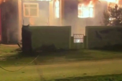 İki Katlı Evin Üst Katı Alev Alev Yandı