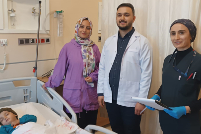Zamanla yarışılan ameliyatla 2 yaşındaki minik hasta yeniden nefes aldı
