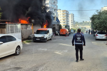İş Yeri Yangını Üst Kata Sıçradı