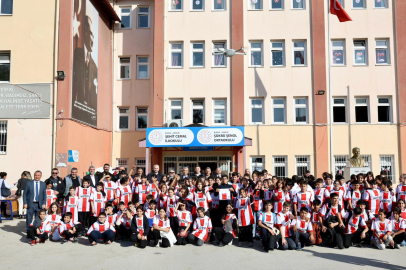 Gemlikspor’dan Öğrencilere Moral: Forma Sevinci Üç Okulda Yaşandı