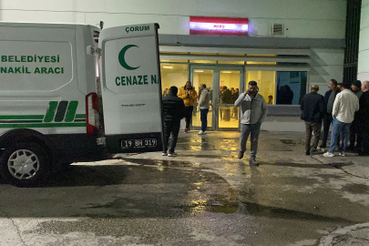 İki otomobil park halindeki vince çarptı: 1 ölü, 1 yaralı