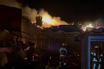 Bursa'da Kafe Alevlere Teslim Oldu