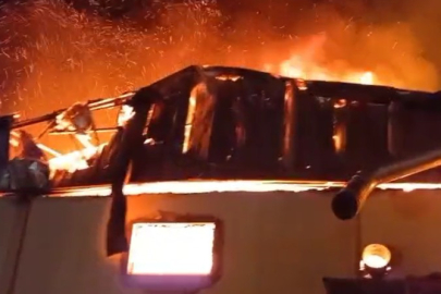 Kereste Fabrikası Alev Alev Yandı