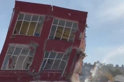 2 Katlı Bina Saniyeler İçinde Yıkıldı