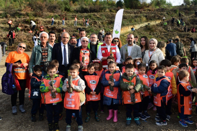 Osmangazi Belediyesi kitapları fidanlara dönüştürerek geleceğe nefes oldu