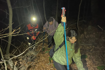 Bursa’da şelale bölgesinde kaybolan iki kişi AFAD tarafından kurtarıldı