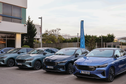 Medya mensupları ve otomotiv yazarları, Togg'un sedan modelini ilk kez test etme imkanı buldu