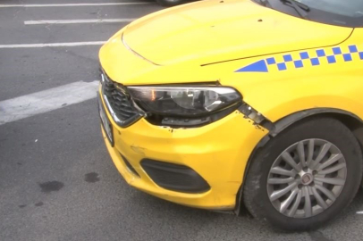 Motosiklet ile Taksi Çarpıştı: Motosikletli Ölümden Döndü