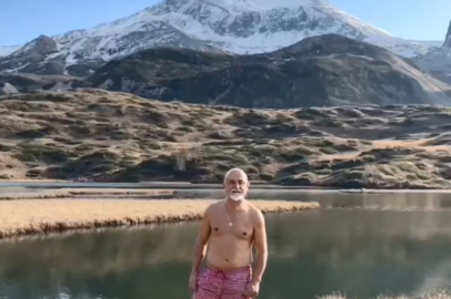 Eksi 2 Derecede Gölde Yüzdü