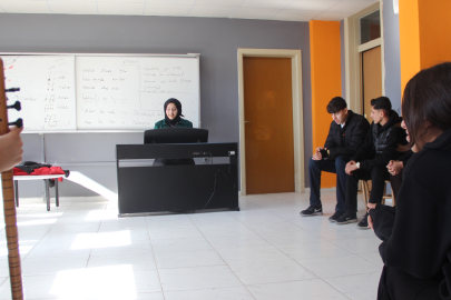 Babasının hayalini yaşatarak öğretmenlik mesleğine adım attı