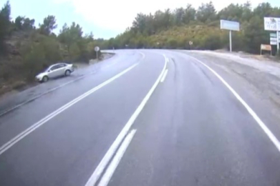 Kaza anı karşı yönden gelen başka bir aracın kamerasına yansıdı