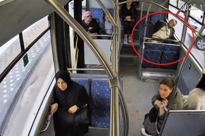 Bursa Büyükşehir Belediye Otobüsü şoförü seyir halindeyken araçta fenalaşan yolcuyu güzergah dışına çıkıp hastaneye yetiştirdi