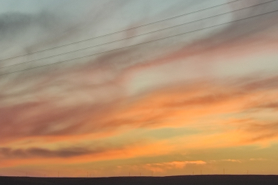 Gün doğumuyla birlikte gökyüzü kızıla boyandı