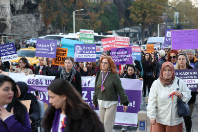 Osmangazi’de 25 Kasım Yürüyüşü: Kadına Yönelik Şiddete Karşı Binlerce Kişi Sokaktaydı