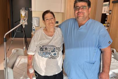 Kahramanmaraş'ta 74 yaşındaki hasta omurga kırığı ameliyatı sonrası yeniden yürümeye başladı