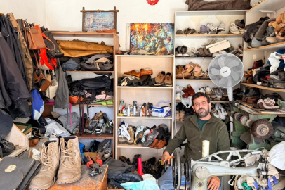 Datça'nın tek ayakkabı tamircisi Arslan, rakibi olmamasından memnun