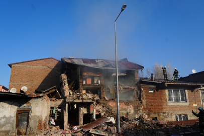 Doğalgaz Patlaması Panik Yarattı: 2 Ev Yıkıldı