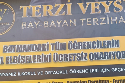 Öğrencilerin Okul Kıyafetlerini Ücretsiz Onarıyor...