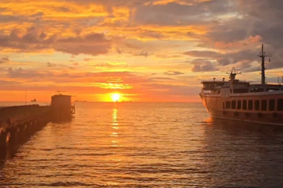 Marmara kıyılarında kartpostallık şafak manzarası