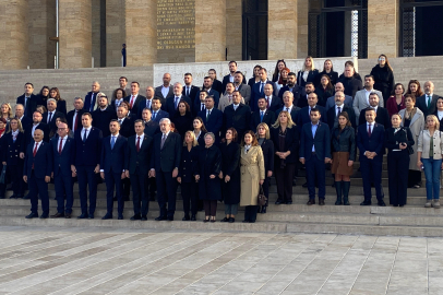 CHP Heyeti Kurultay Öncesi Anıtkabir'i Ziyaret Etti