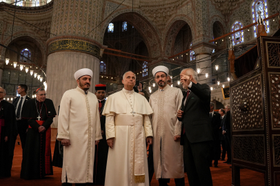 Sultanahmet Cami müezzini Musa Aşgın Tunca, Papa 14. Leo'nun camiye gerçekleştirdiği ziyareti anlattı