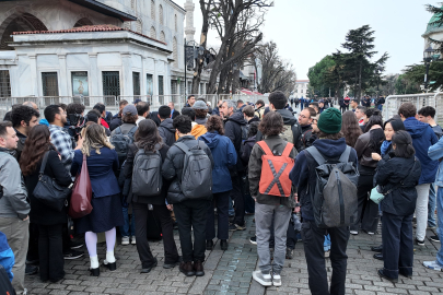 Papa 14. Leo'nun sabah saatlerinde Sultanahmet Camii'ni ziyaret etmesi bekleniyor...
