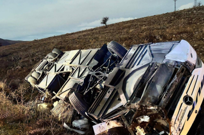 Afyonkarahisar'da Feci Kaza: 2 Ölü, 21 Yaralı