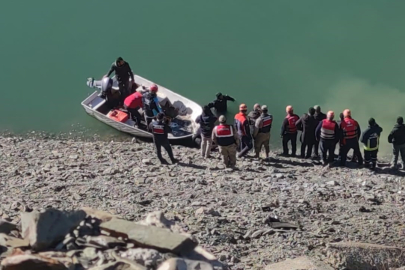 Zernek Barajı’na uçan araçtan 2 kişi ölü olarak çıkarıldı