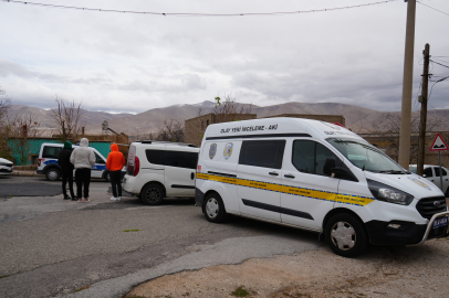 Sır olay! 23 yaşındaki genç, metruk binada ölü bulundu