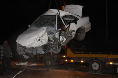 İki Otomobil Kafa Kafaya Çarpıştı: 8 Yaralı