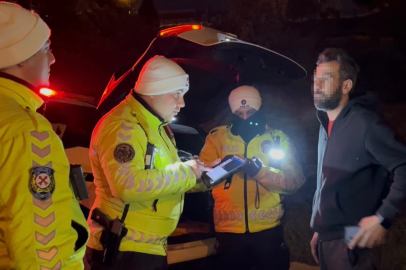 Polisin dakikalarca ikna çabası boşa gitti: Sürücü 2031’e kadar ehliyetsiz kaldı