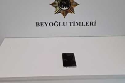 Bankta Uyurken Telefonu Çalındı...