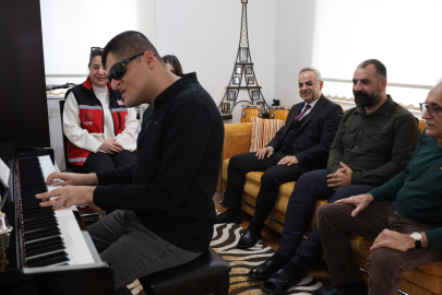 Görme Engelli Mehmet, Devlet Konservatuvarı'nı Dereceyle Tamamladı