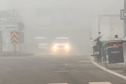 Hayrabolu'da sis etkili oldu