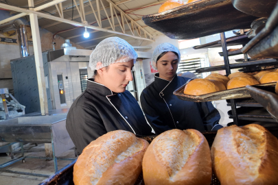 Meslek Lisesi Günde 14 Bin Ekmek Üretiyor