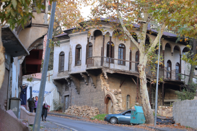 Asrın felaketinde hasar gören tarihi konaklar, evler ve hamamlar restore edilmeyi bekliyor