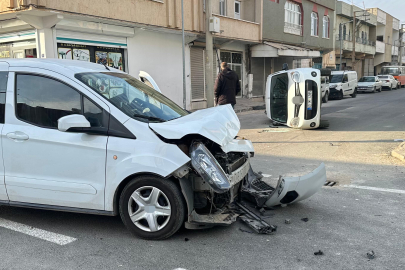 Şanlıurfa'da Kaza: İki Ticari Araç Çarpıştı
