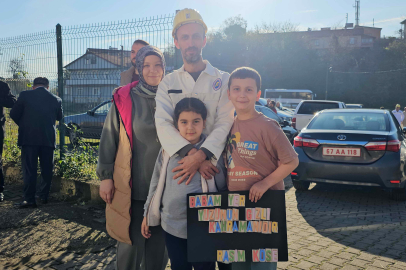 Karaelmasın babaları, tüm yorgunluklarını evlatlarına sarılıp attı
