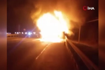 Arnavutköy'de İETT otobüsü alevlere teslim oldu