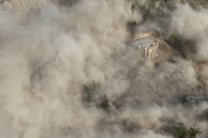 Adana'da Yeni Yollar Dinamitle Açıldı